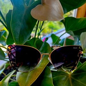 Quay Australia Glow Up in Gold/Brown tortoise